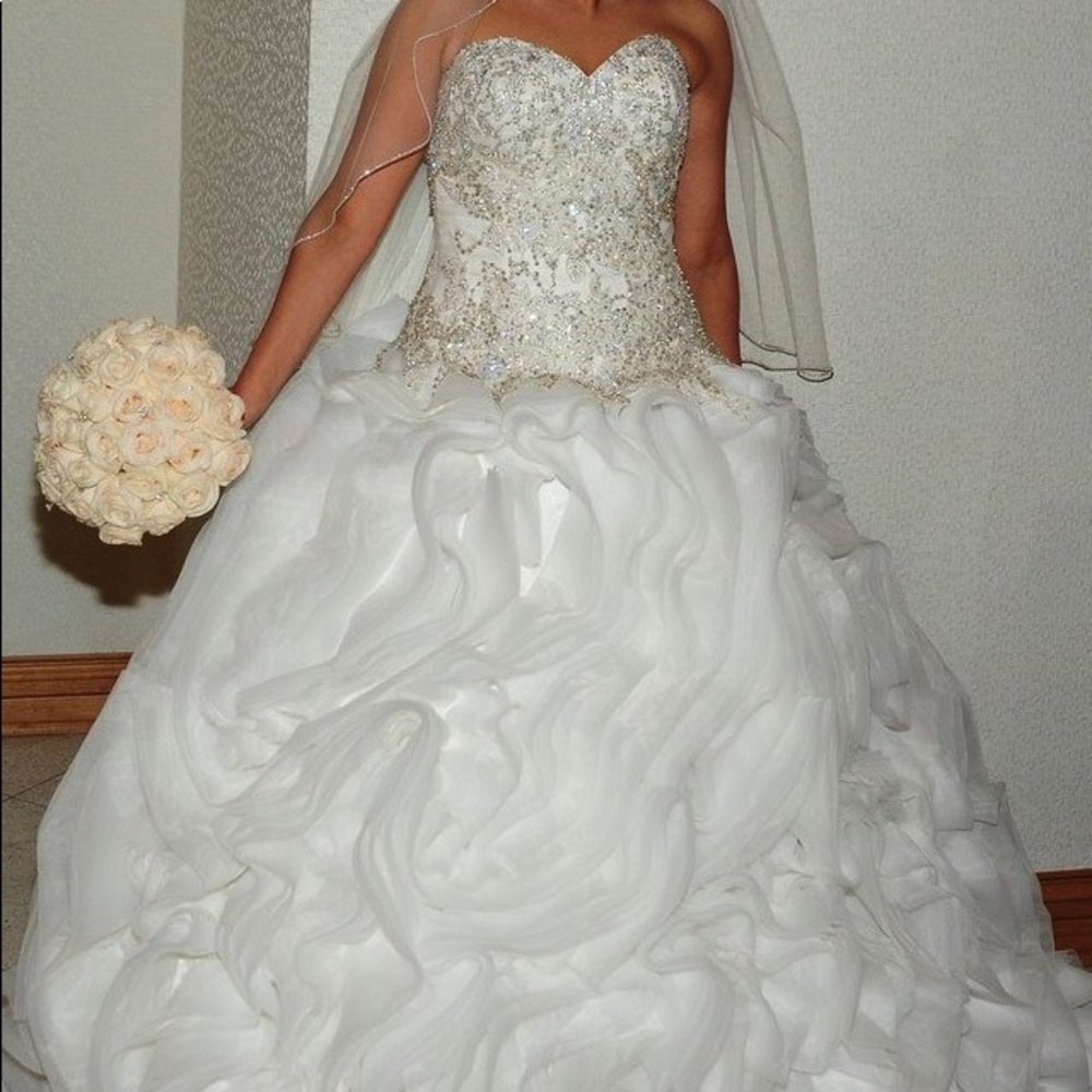 YSA MAKINO - DESIGNER WEDDING DRESS